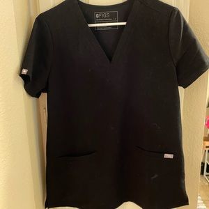 Black figs scrub top